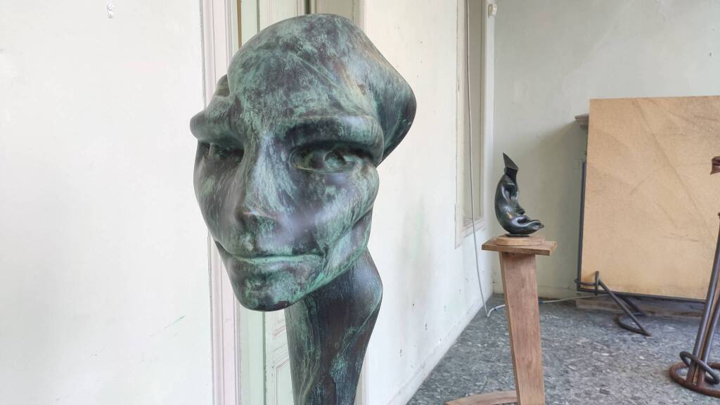 La bellezza che nasce dalle scorie dell'anima, l'arte di Mario da Corgeno a Ternate