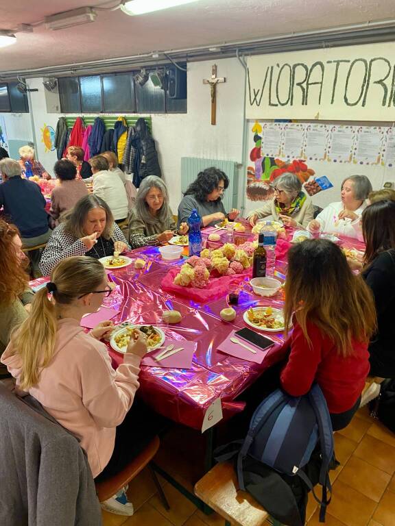 La cena della salute a Buguggiate per Valbossa in rosa