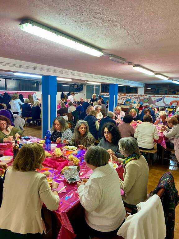 La cena della salute a Buguggiate per Valbossa in rosa
