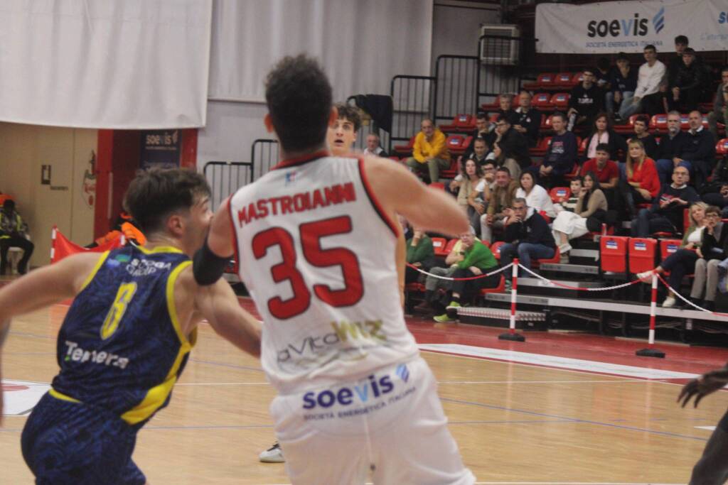 La sfida tra Legnano Basket e Fulgor Fidenza alla Soevis Arena 