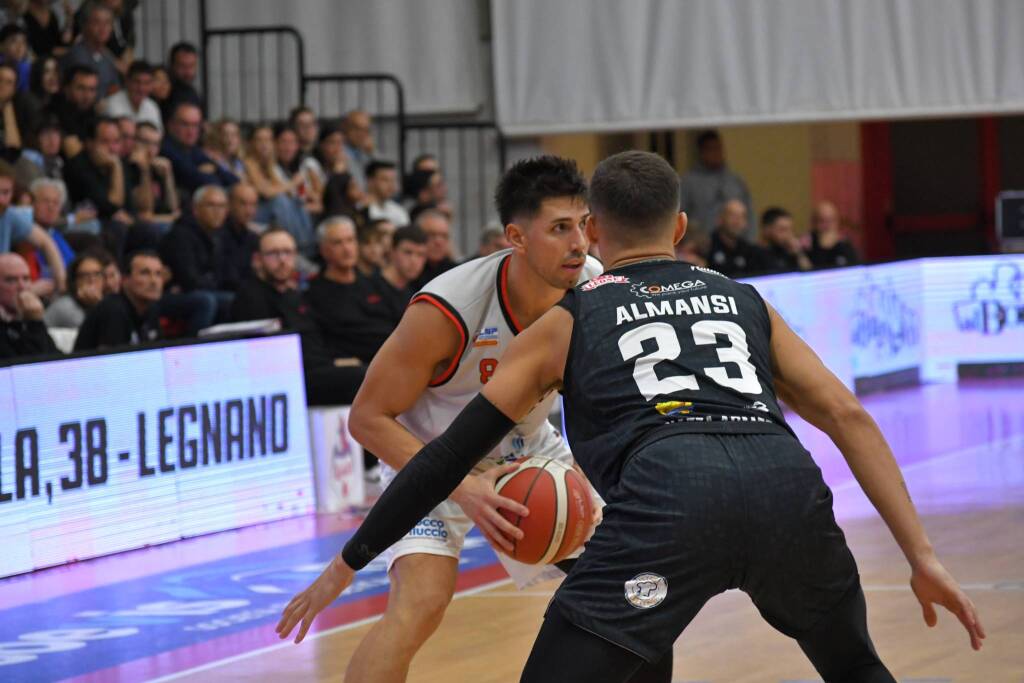 La sfida tra Legnano e Piazza Armerina nella foto di sarabell_ph