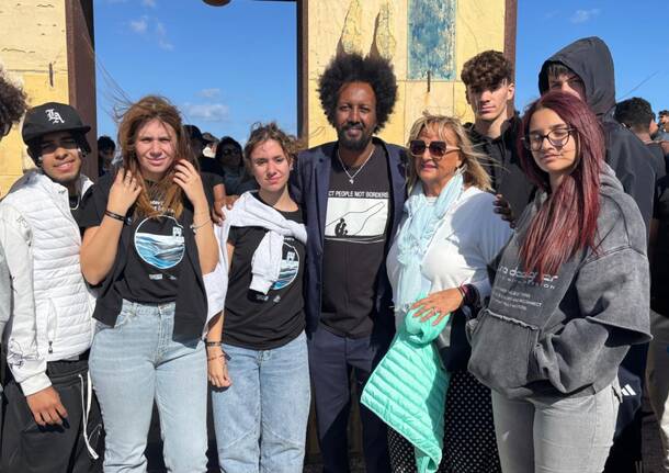 Studenti del Legnanese a Lampedusa per commemorare la strage di migranti nel Mediterraneo
