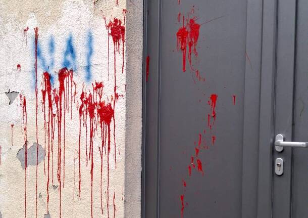 lega vernice rossa busto