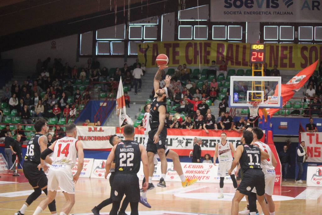 Legnano Basket sfida Piazza Armerina - Foto By Bernasconi