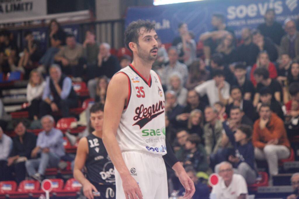 Legnano Basket sfida Piazza Armerina - Foto By Bernasconi