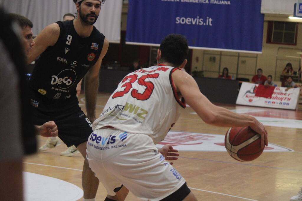 Legnano Basket sfida Piazza Armerina - Foto By Bernasconi