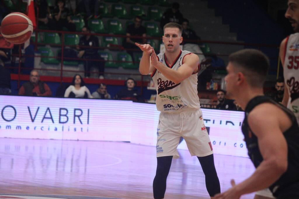 Legnano Basket sfida Piazza Armerina - Foto By Bernasconi