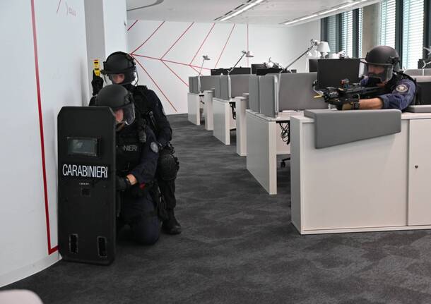 Milano, ostaggi nella Torre Generali: ma è un’esercitazione antiterrorismo