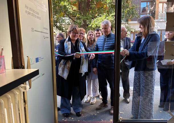 Saronno - Inaugurata l'Agenzia dell'Abitare