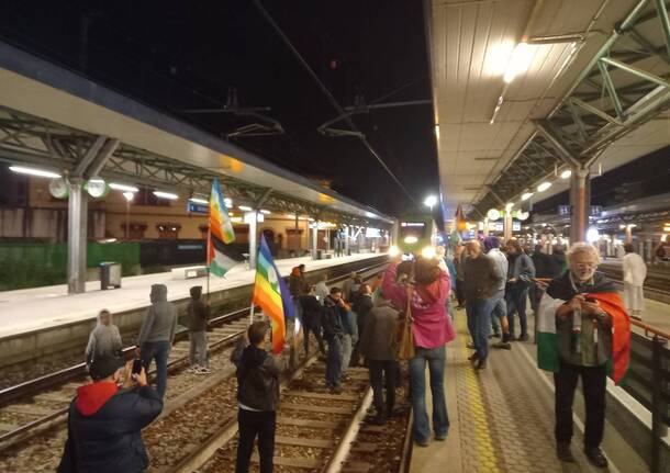 Saronno - Protesta per gaza in stazione - foto di Massimo Uboldi