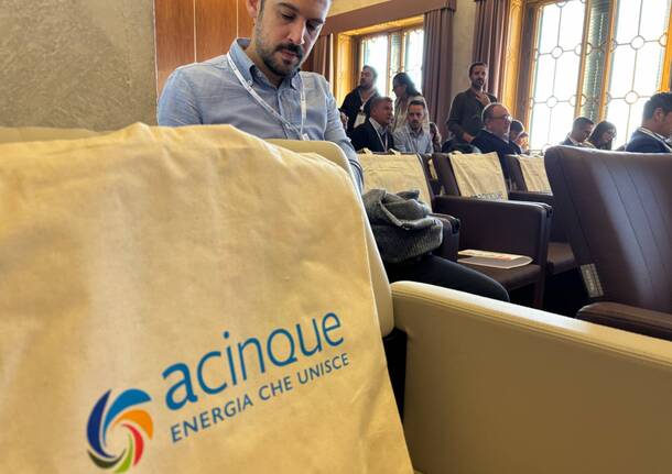 Scambi di Energia: a Ville Ponti il convegno ACinque