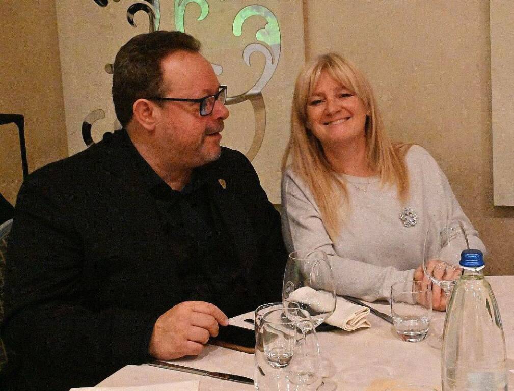 Alla giornalista e scrittrice Simona De Santis l'edizione 2025 del premio "Distintamente Donna"