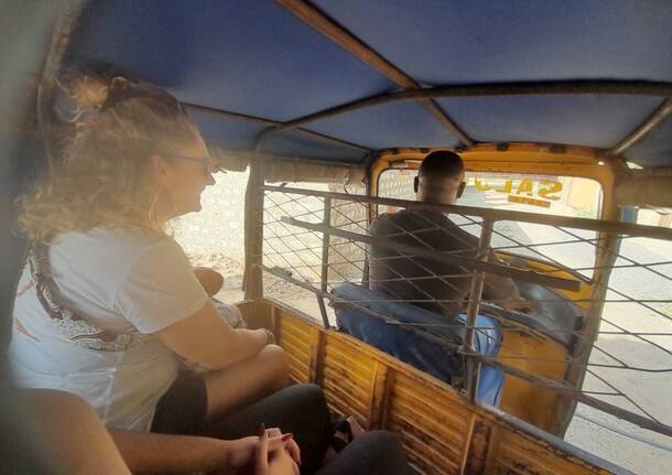 Amani, il giovane guidatore di tuk tuk di Gede