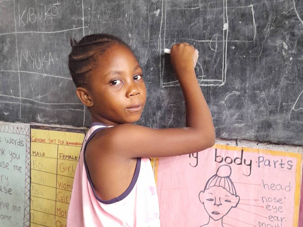 Amani, il giovane guidatore di tuk tuk di Gede