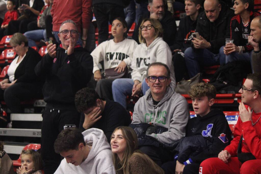 Basket Legnano sfida Gema Montecatini - Foto di Bernasconi 