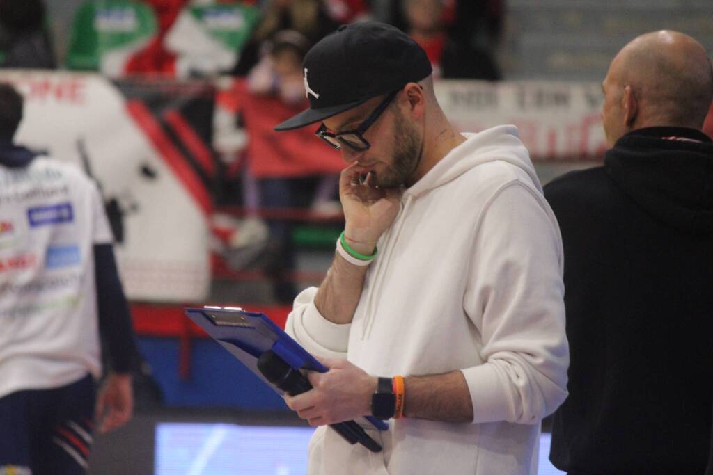 Basket Legnano sfida Gema Montecatini - Foto di Bernasconi 