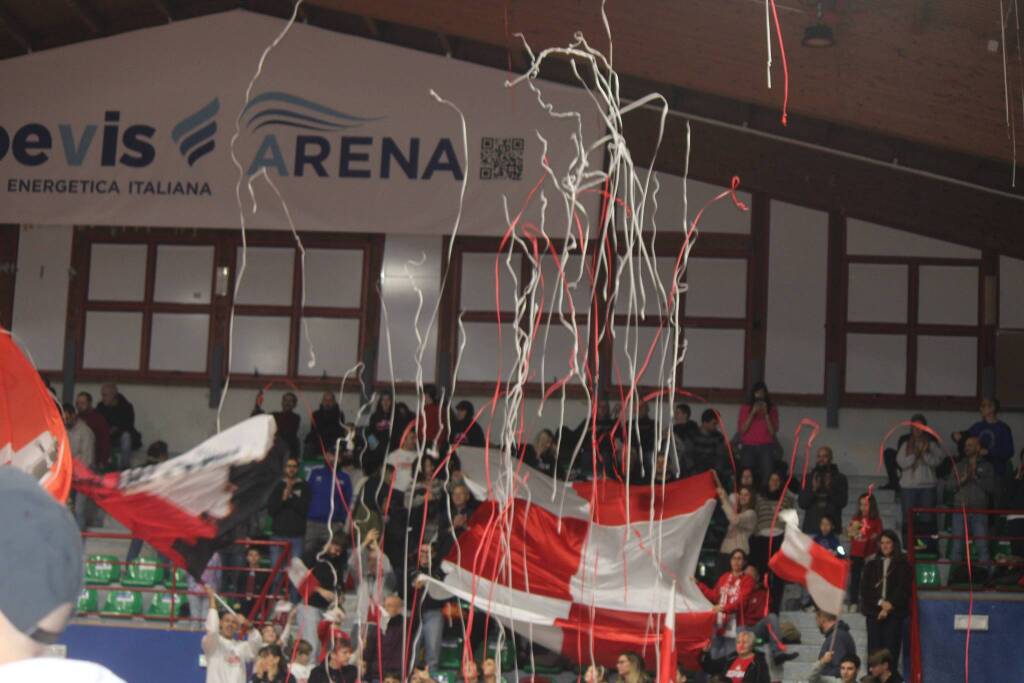 Basket Legnano sfida Gema Montecatini - Foto di Bernasconi 