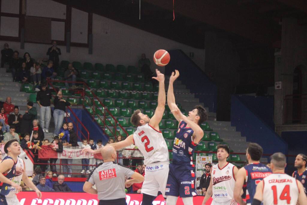 Basket Legnano sfida Gema Montecatini - Foto di Bernasconi 