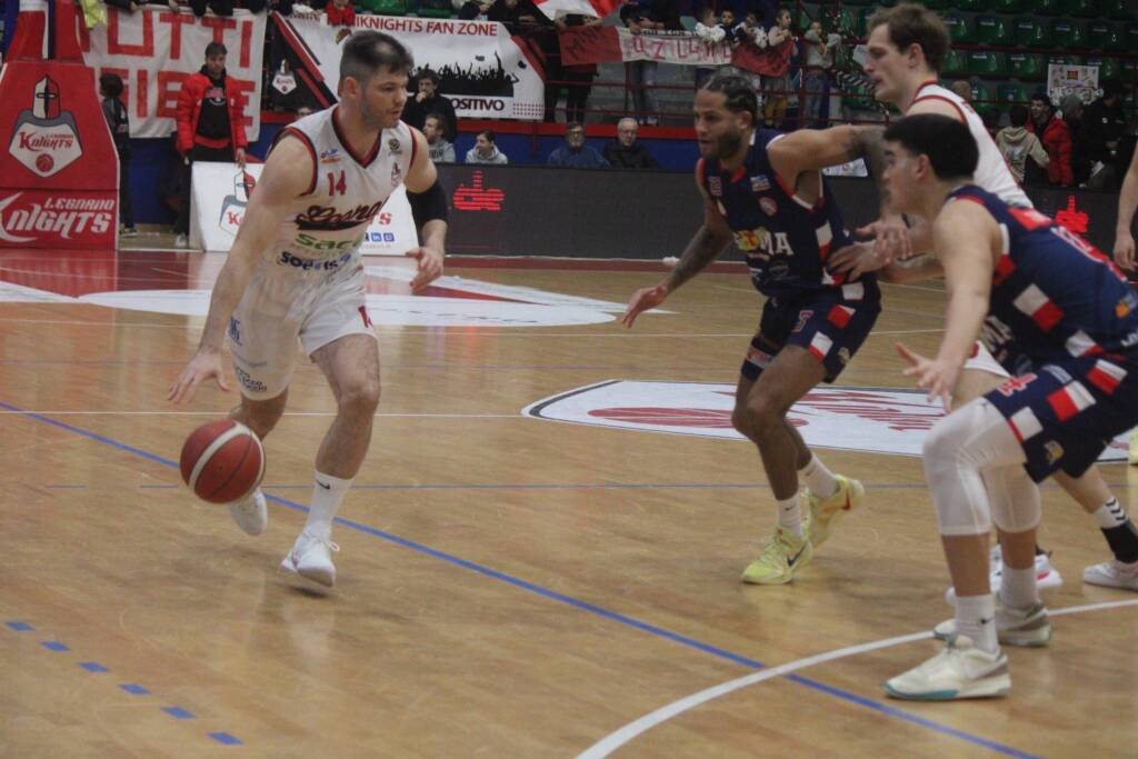 Basket Legnano sfida Gema Montecatini - Foto di Bernasconi 