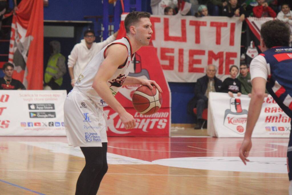 Basket Legnano sfida Gema Montecatini - Foto di Bernasconi 