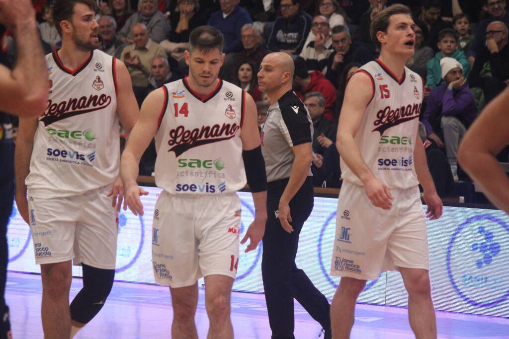 Basket Legnano sfida Gema Montecatini - Foto di Bernasconi 