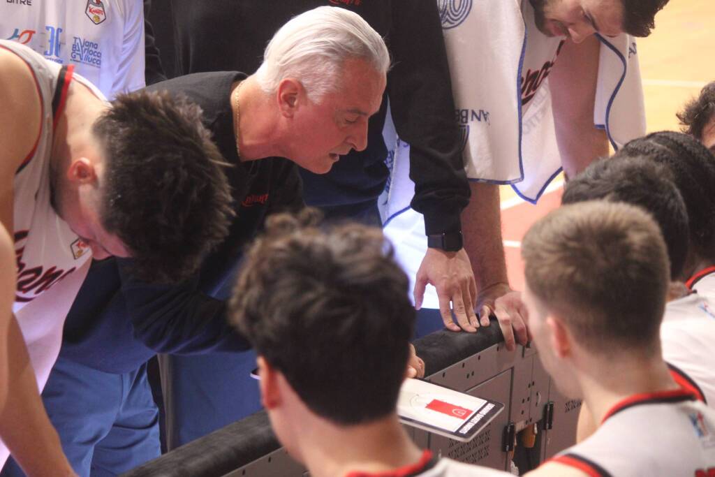 Basket Legnano sfida Gema Montecatini - Foto di Bernasconi 