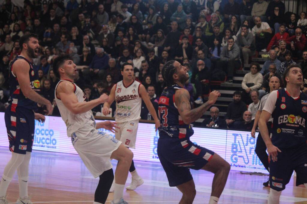 Basket Legnano sfida Gema Montecatini - Foto di Bernasconi 