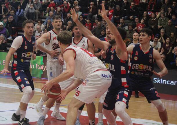 Basket Legnano sfida Gema Montecatini - Foto di Bernasconi 
