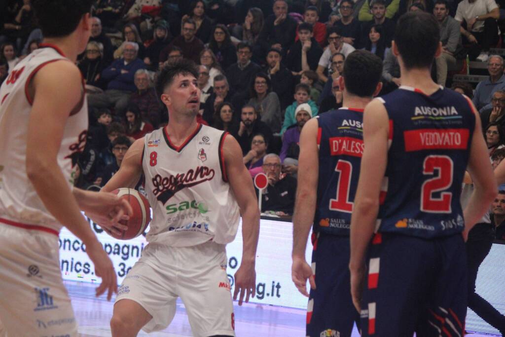 Basket Legnano sfida Gema Montecatini - Foto di Bernasconi 