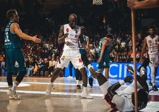 basket openjobmetis cantù varese