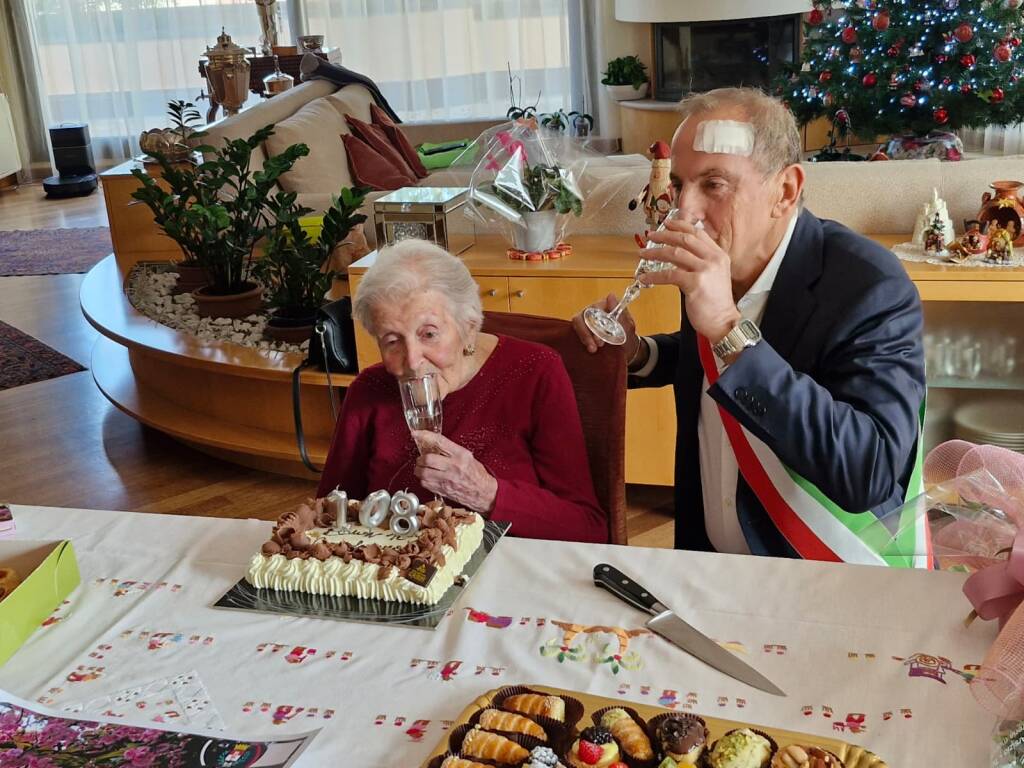 Busto Arsizio fa festa per i 108 anni di Bruna Scandroglio