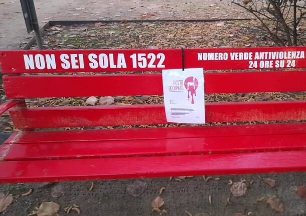 Caeriano laghetto - Panchina rossa