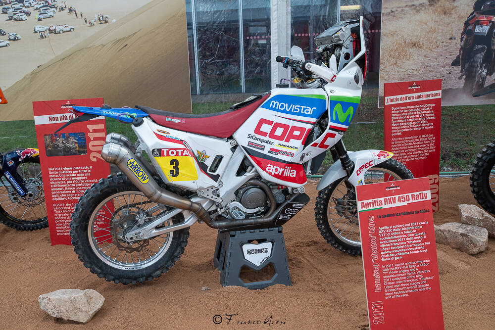 Le moto della Dakar in mostra a Eicma