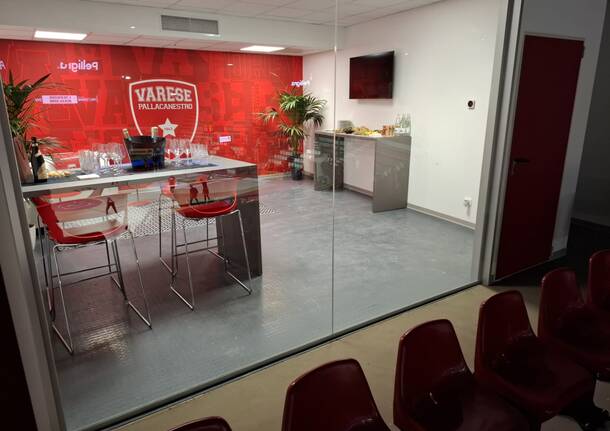 Lavori al palasport di Masnago: com’era e come sta diventando