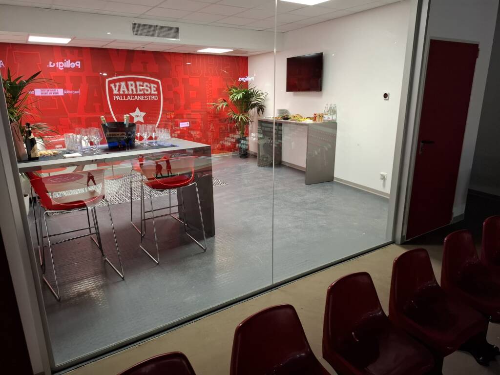 Lavori al palasport di Masnago: com\'era e com\'è