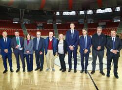 La moneta della Pallacanestro Varese presentata al palasport di Masnago