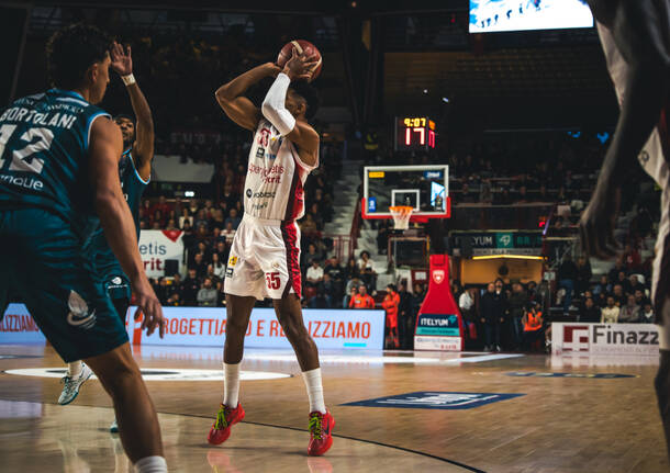 Openjobmetis Varese – Acqua S. Bernardo Cantù