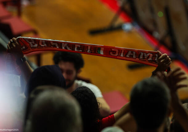 La Openjobmetis vince il derby contro Cantù