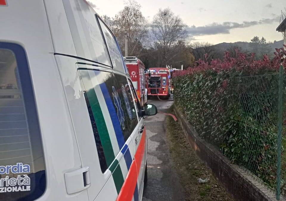 Brucia una casa a Brezzo di Bedero