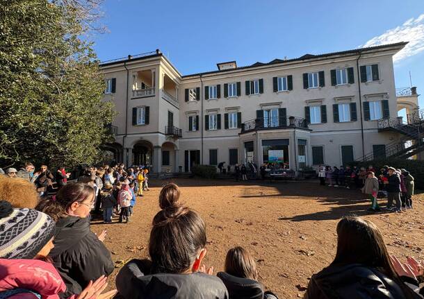 Casciago, la scuola diffonde amore e gentilezza con una mostra itinerante