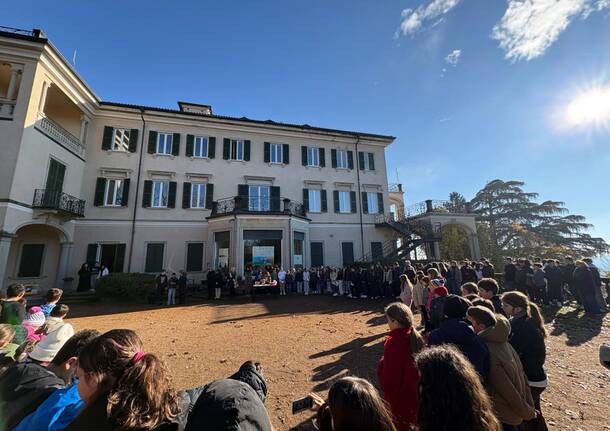 Casciago, la scuola diffonde amore e gentilezza con una mostra itinerante