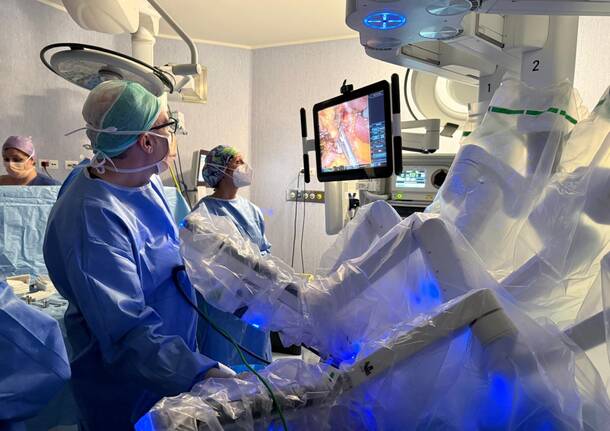 Chirurgia robotica in sala operatoria agli Ospedali di Legnano e Magenta