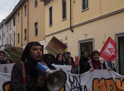 Corteo a Legnano per lo sciopero di Unione degli Studenti