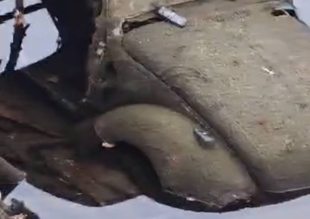 Dal canale in secca spuntano auto perdute 