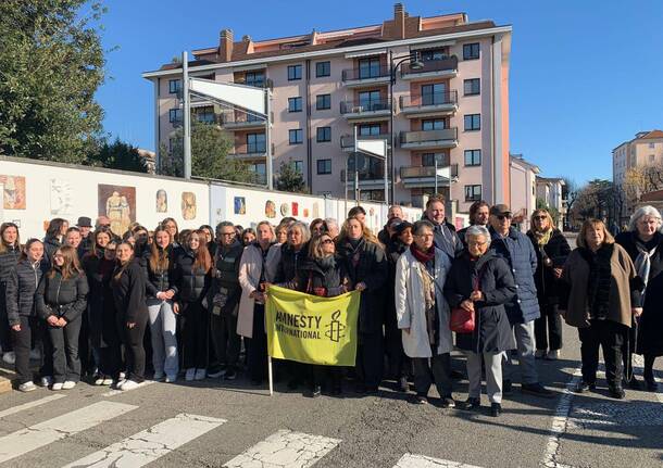 donne al muro busto arsizio