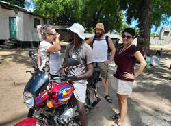 Elina, la "fatina tuttofare" della scuola di Gede