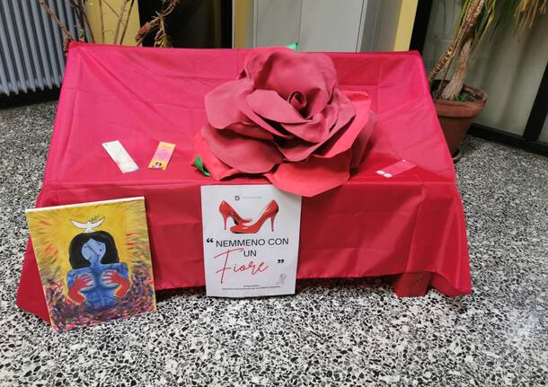 Giornata contro la violenza alle Donne all'Einaudi