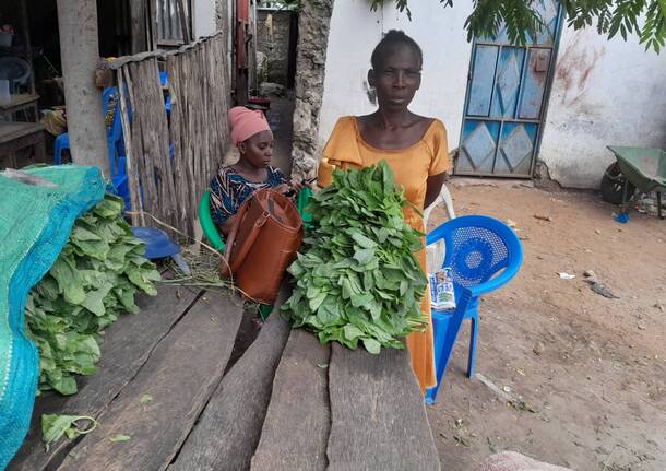 Il focolare delle sorelle Chikutu, che sfama i bambini della scuola di Gede