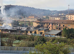 Il girono dopo l'incendio di Laveno