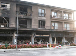 Il girono dopo l'incendio di Laveno